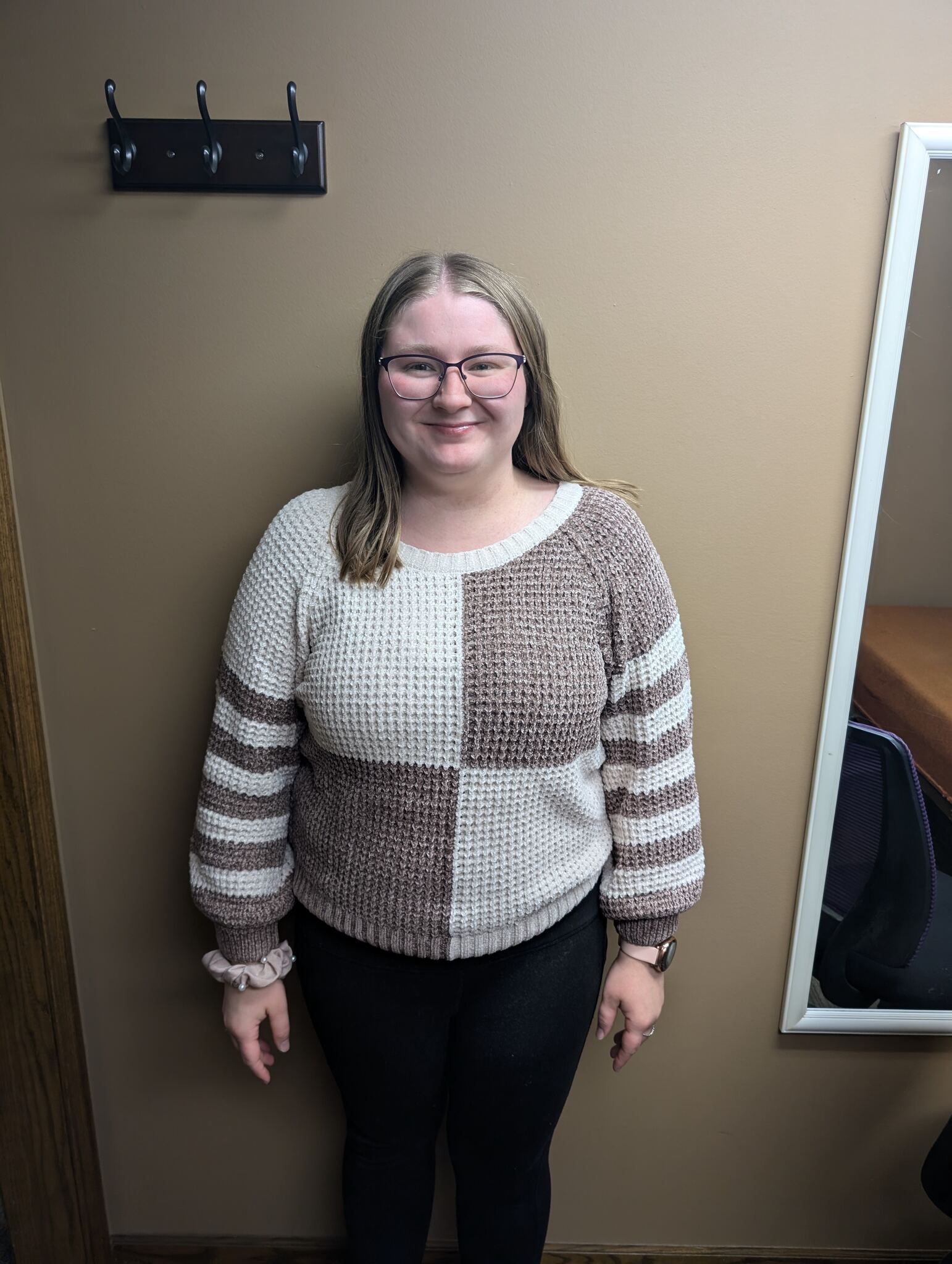 Paige Murray, Front Desk